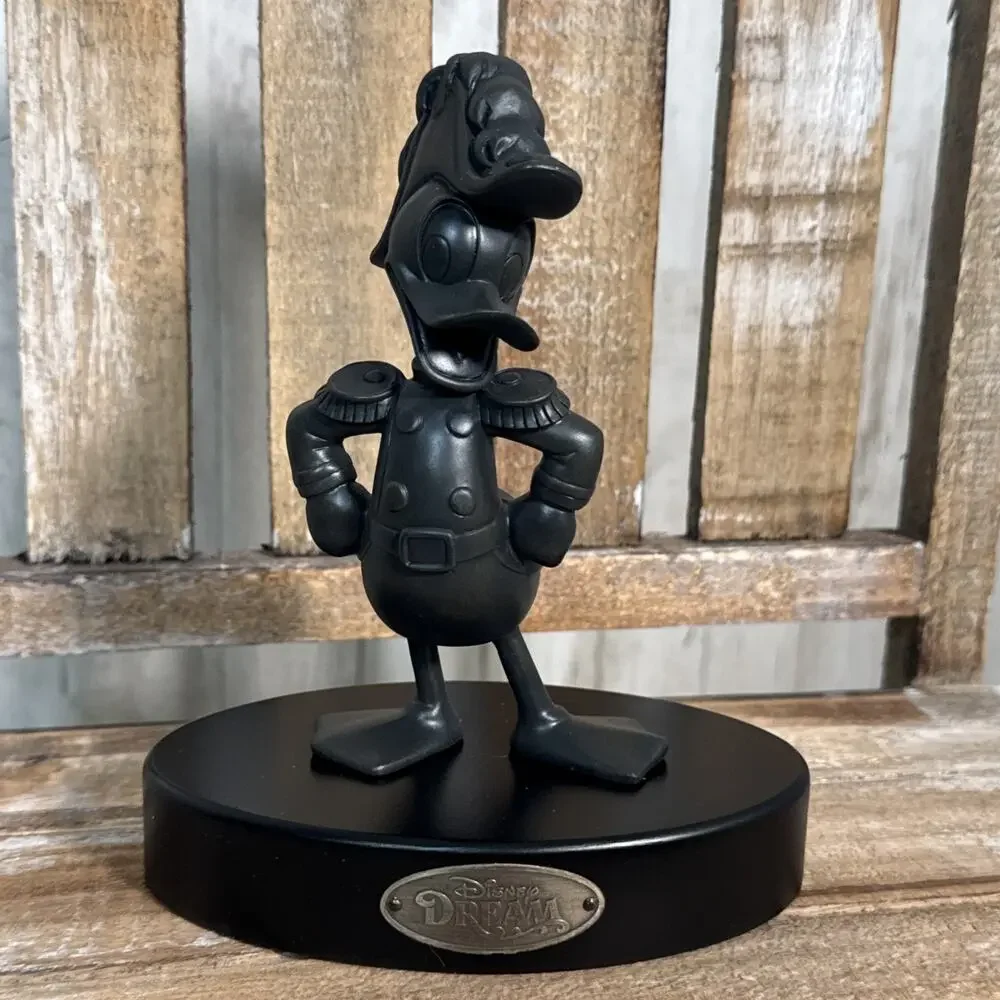 Disney Cruise Line DCL Dream Admiral Donald Duck Figurine Statue Bronzer NIB
